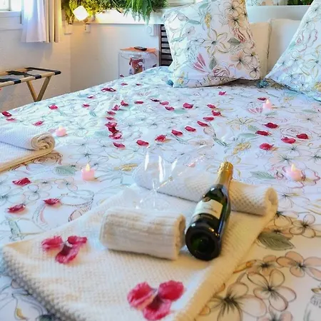 شقة Jungleroom Vegetal And Romantic, Parking