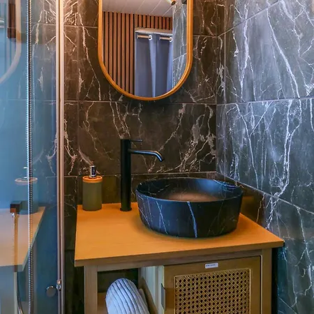 Jungleroom Vegetal And Romantic, Parking *