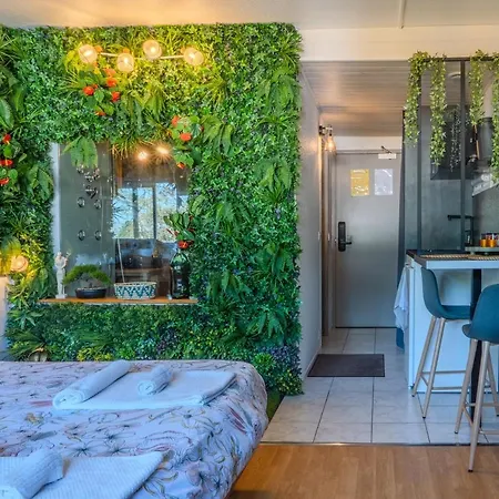شقة Jungleroom Vegetal And Romantic, Parking