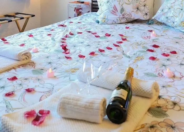 Apartment Jungleroom Vegetal And Romantic, Parking