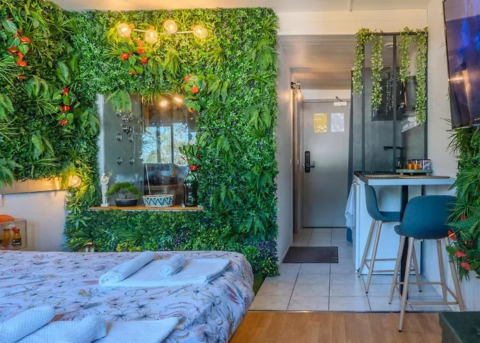 Lejlighed Jungleroom Vegetal And Romantic, Parking
